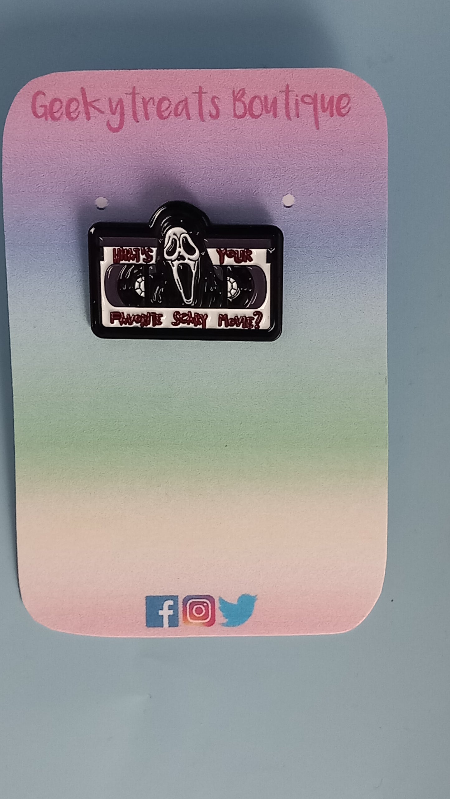 Ghostface VHS scream retro enamel pin badge