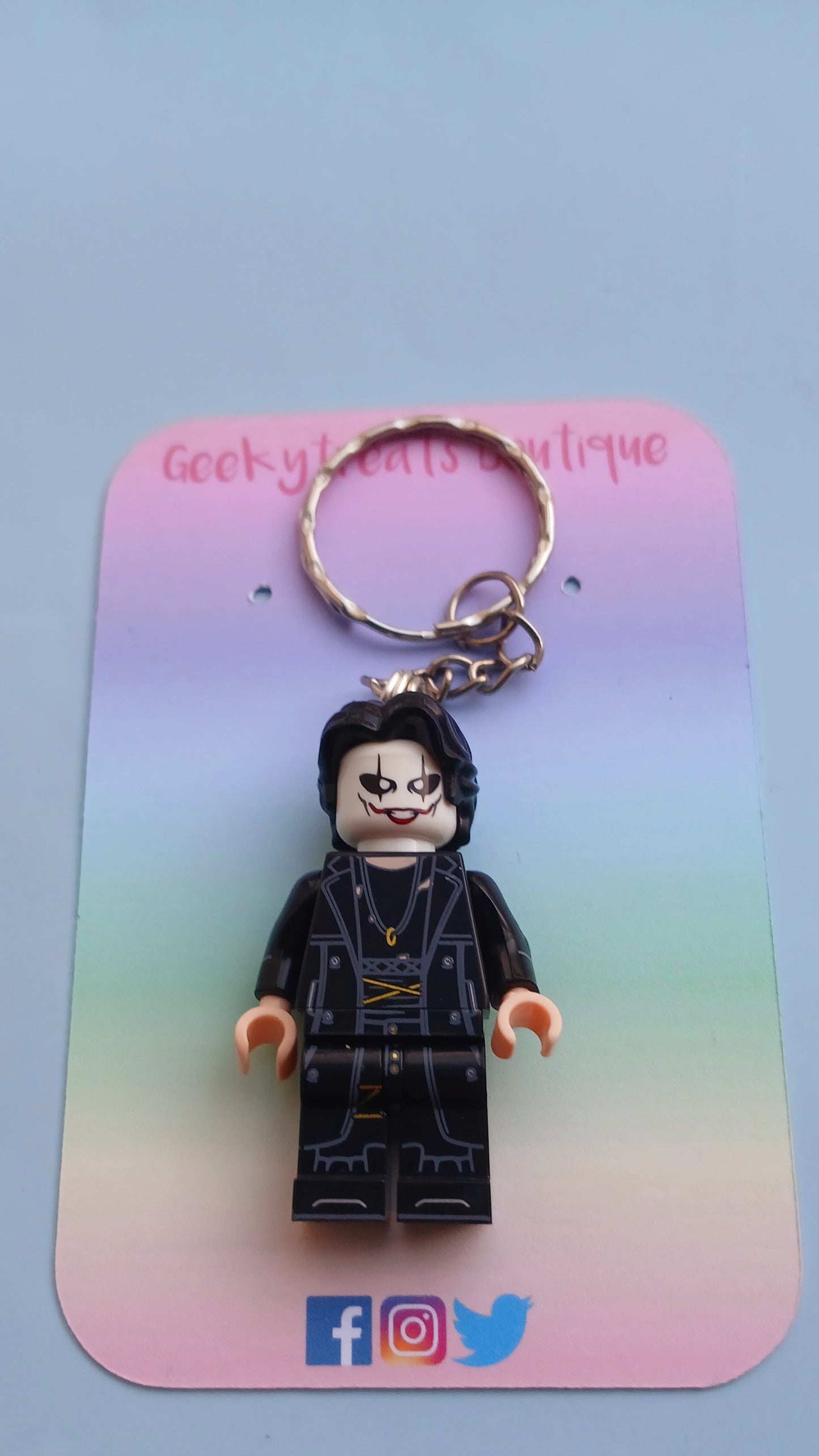 The crow minifigure keyring