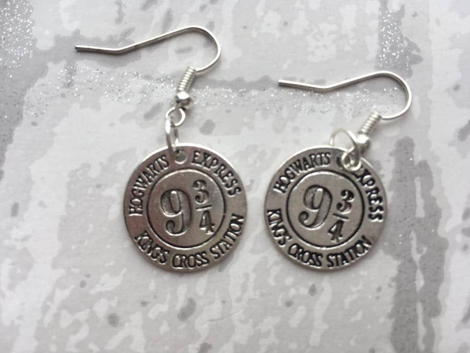 9/34 hogwarts earrings